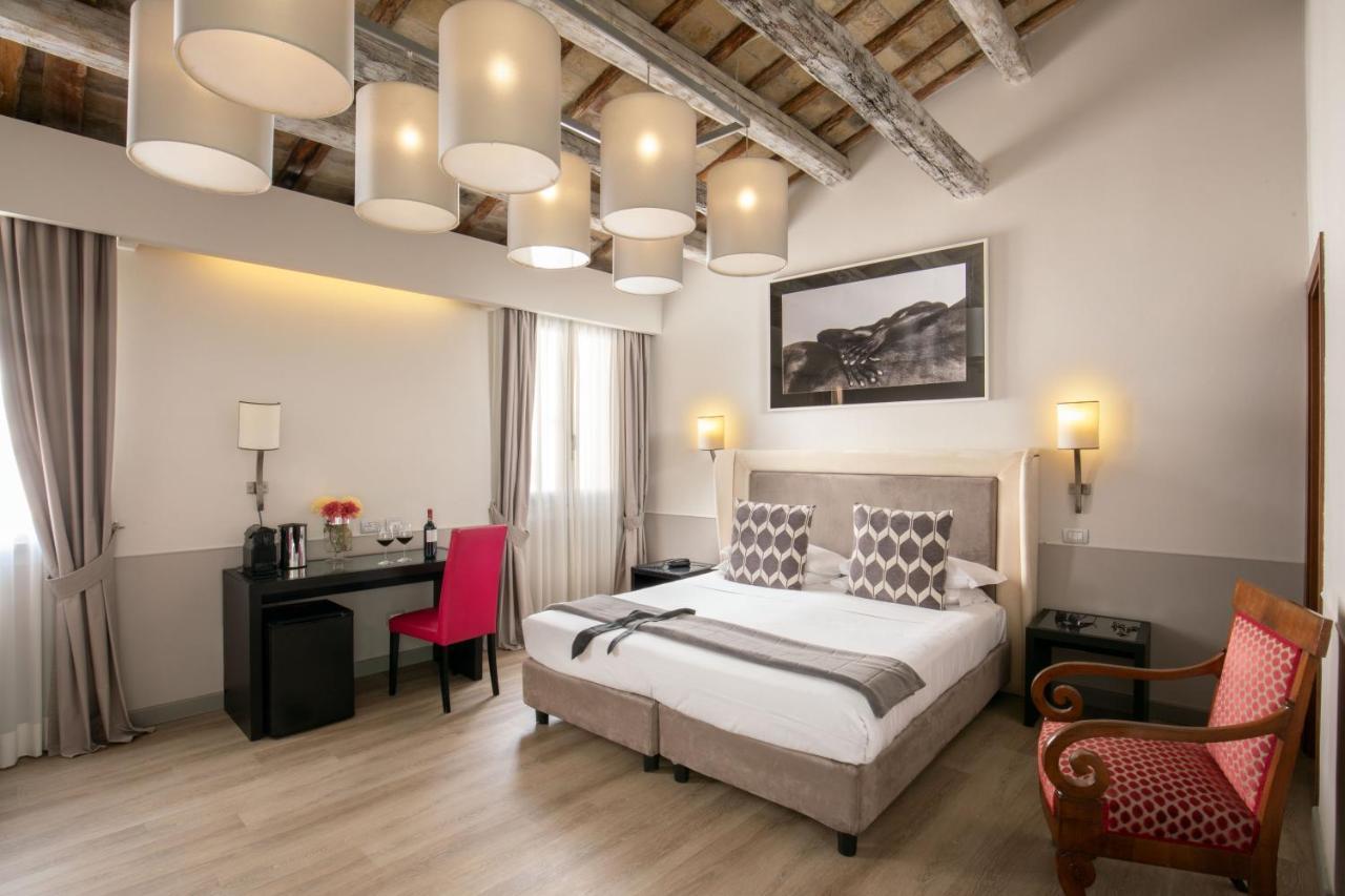 Condotti Palace Рим Екстер'єр фото