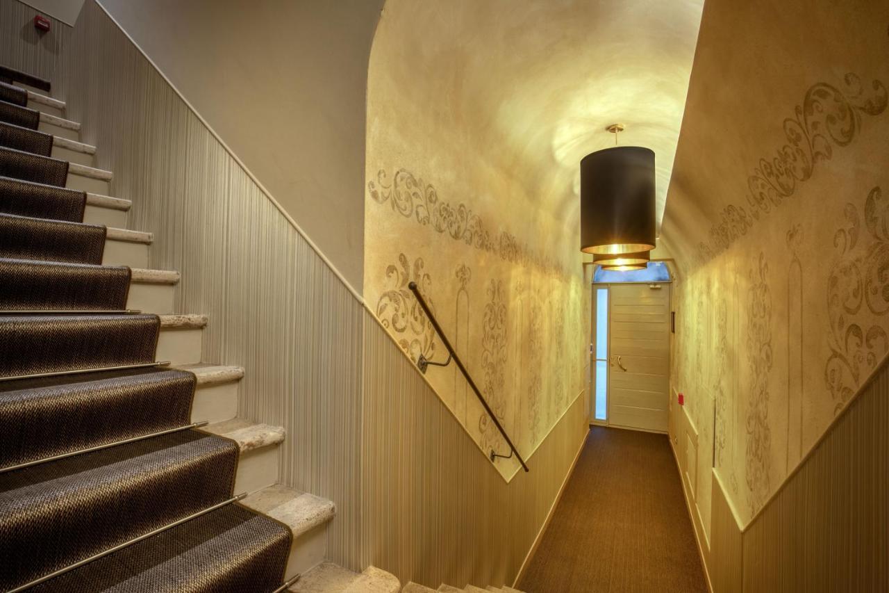 Condotti Palace Рим Екстер'єр фото